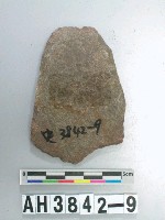 藏品(小型舌刃打製石斧)的圖片